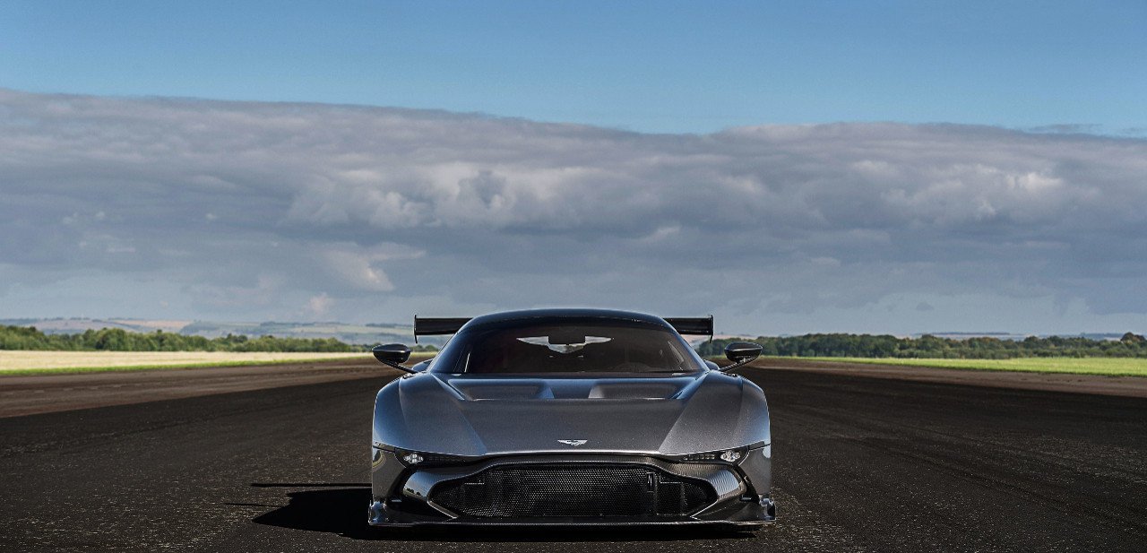 Detalle del frontal del Aston Martin Vulcan