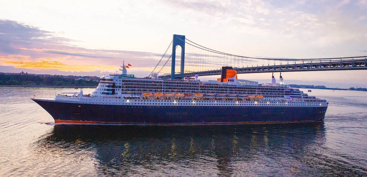 Queen Mary 2 navegando