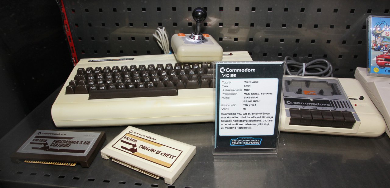 Un Commodore VIC-20 expuesto en un museo