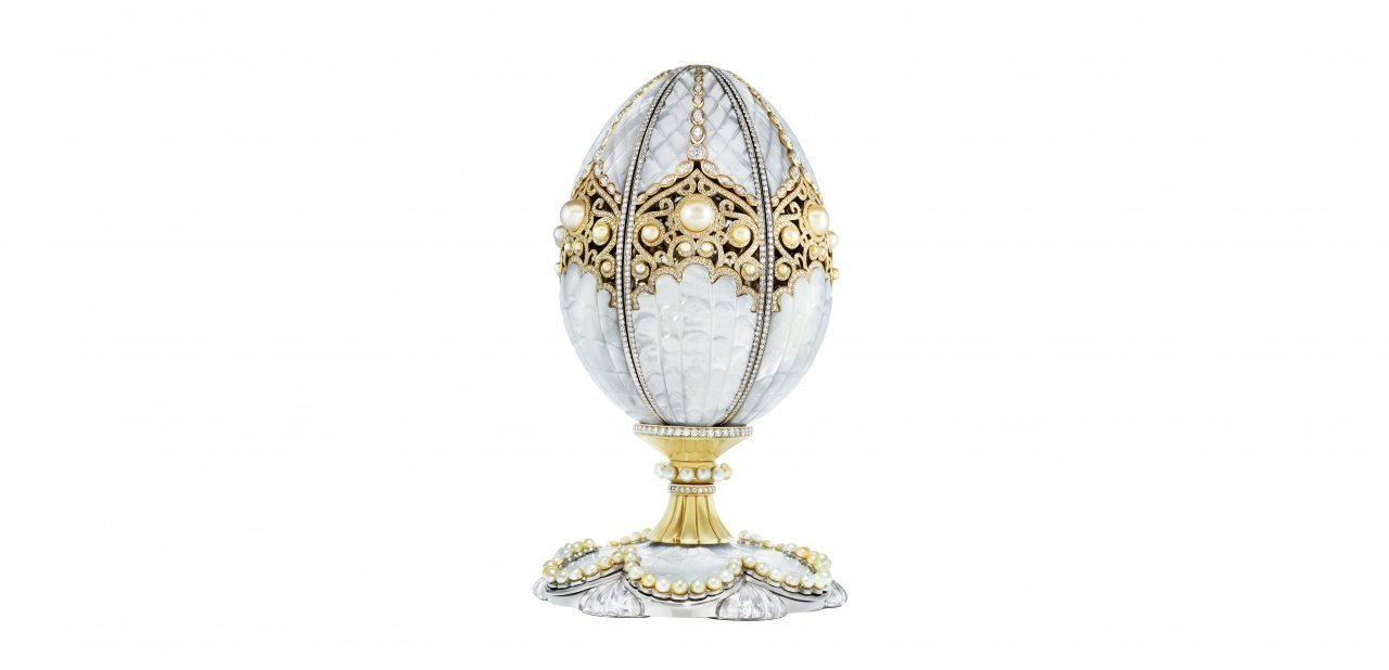 Vista del Huevo Imperial Perla de Fabergé cerrado